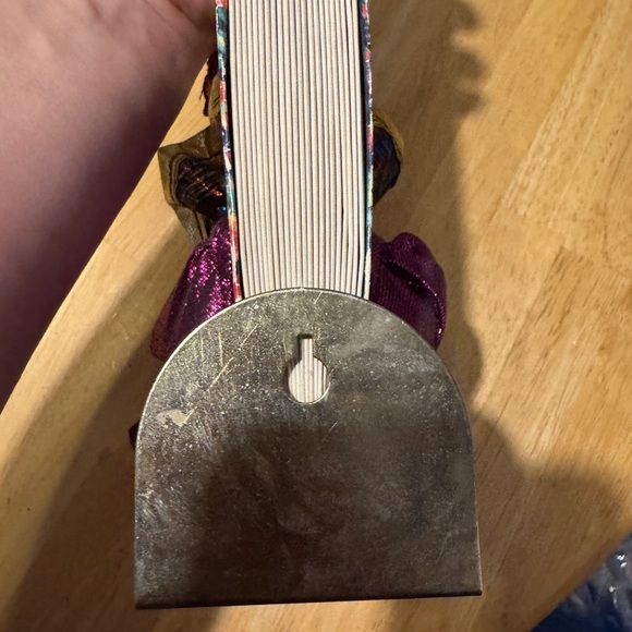 Vintage Doll Fan Wall Mount - Picture 3 of 12